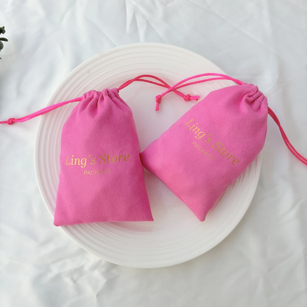 100 Stück Schicke Individuelle Logo-Schmuckbeutel aus Flanell mit Kordelzug, Samt-Verpackungsbeutel für Hochzeitsgeschenke, Kosmetik, Perücken und Geschenke für Mütter – Detail 2