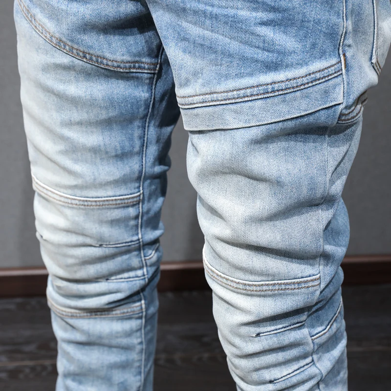 Street Fashion Men Jeans Retro Light Blue Elastic Slim Fit Spliced Biker Jeans Men Zipper Pocket Patched Designer Hip Hop Pants