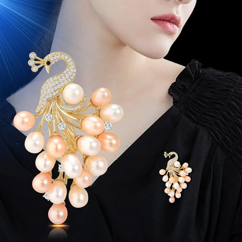 Luxury Women Delicate Exquisite Peacock Lapel Pins Brooches Elegant Animal Shiny Boutique Rhinestone Corsage Gift For Lady