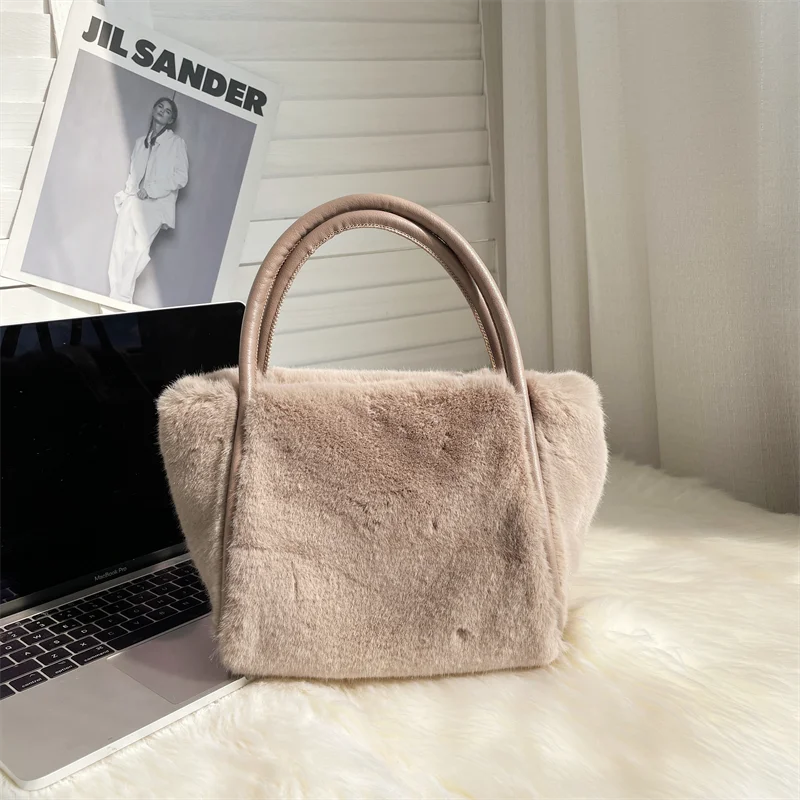 Winter New Women's Plush Bag Luxury Faux Fur Tote Bag High Quality Chain Design Can Cross Body Plush Fur Bag