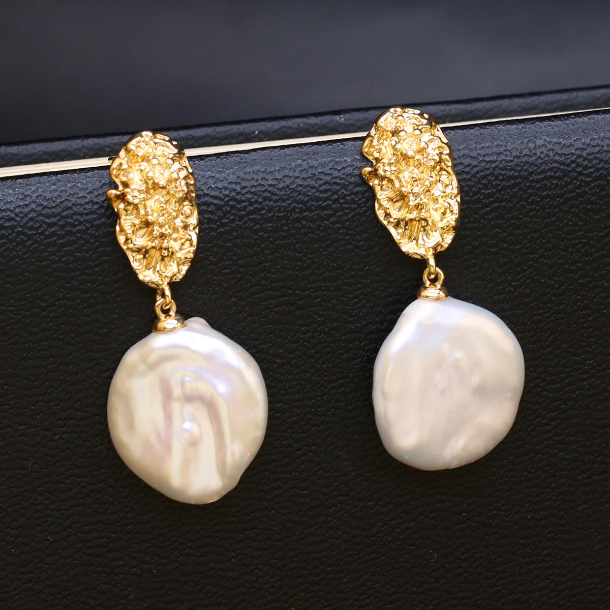 

Natural Pearl Baroque Earrings Irregular Round Elegant White Mother Of Shell Pearl Cute Stud Earrings For Women Jewelry Gift