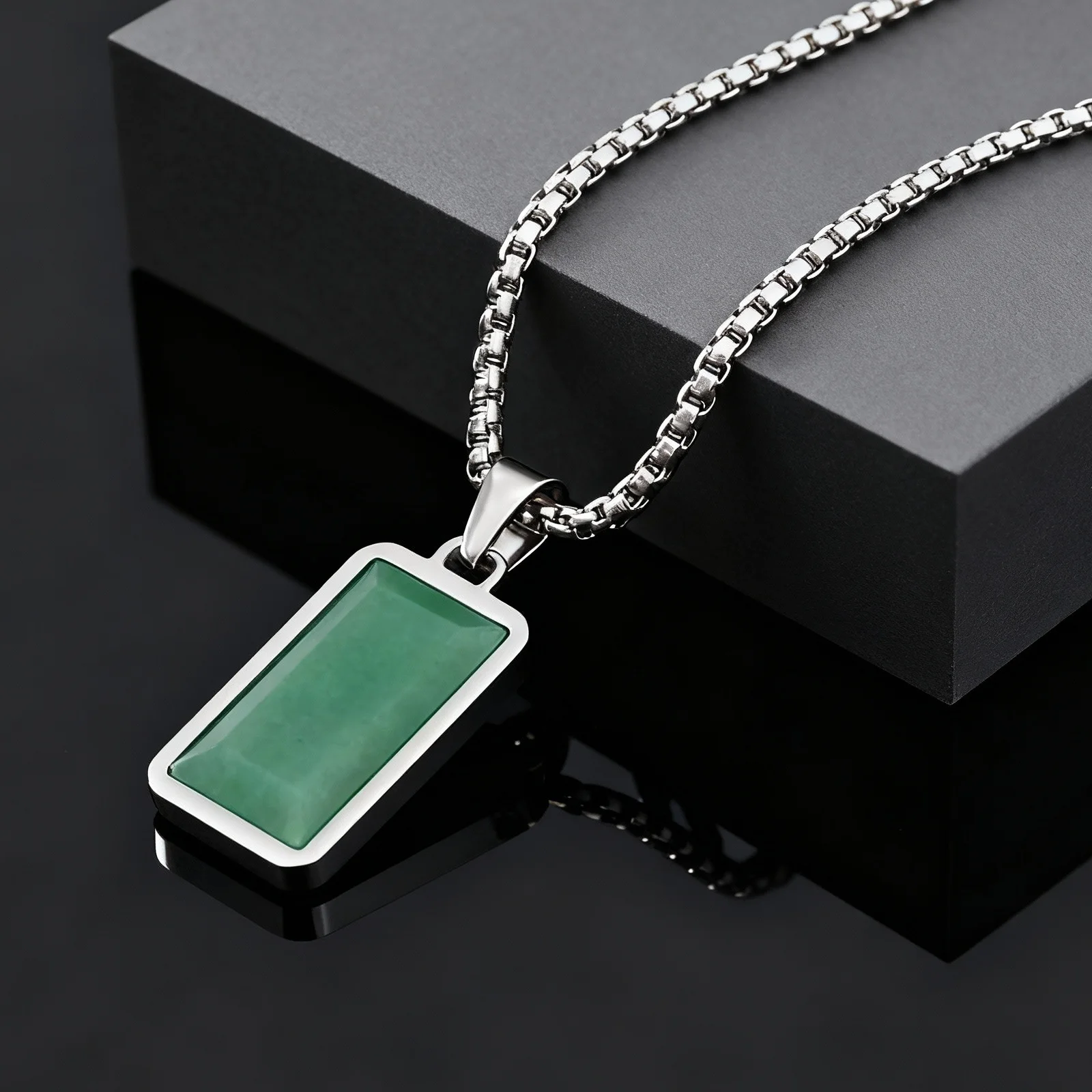 Trendige grüne Naturstein-Halskette für Männer und Jungen, geometrischer quadratischer Aventurin-Anhänger, schlichter Modeschmuck, Geschenke für Ihn