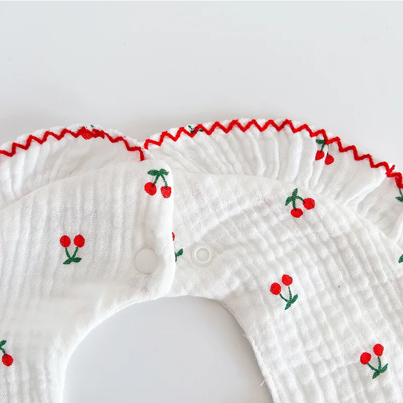 Description Picture 4 of itemKorean Style New Round Lace Baby Bibs Breathable Gauze Baby Saliva Towel 0-2 Year Old Floral Rabbit Burp Cloths Fake Collar