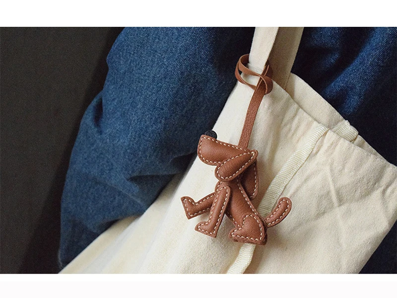 Schlüsselanhänger mit Hundetaschenanhänger aus echtem Leder und Geschenkbox – Detail 1