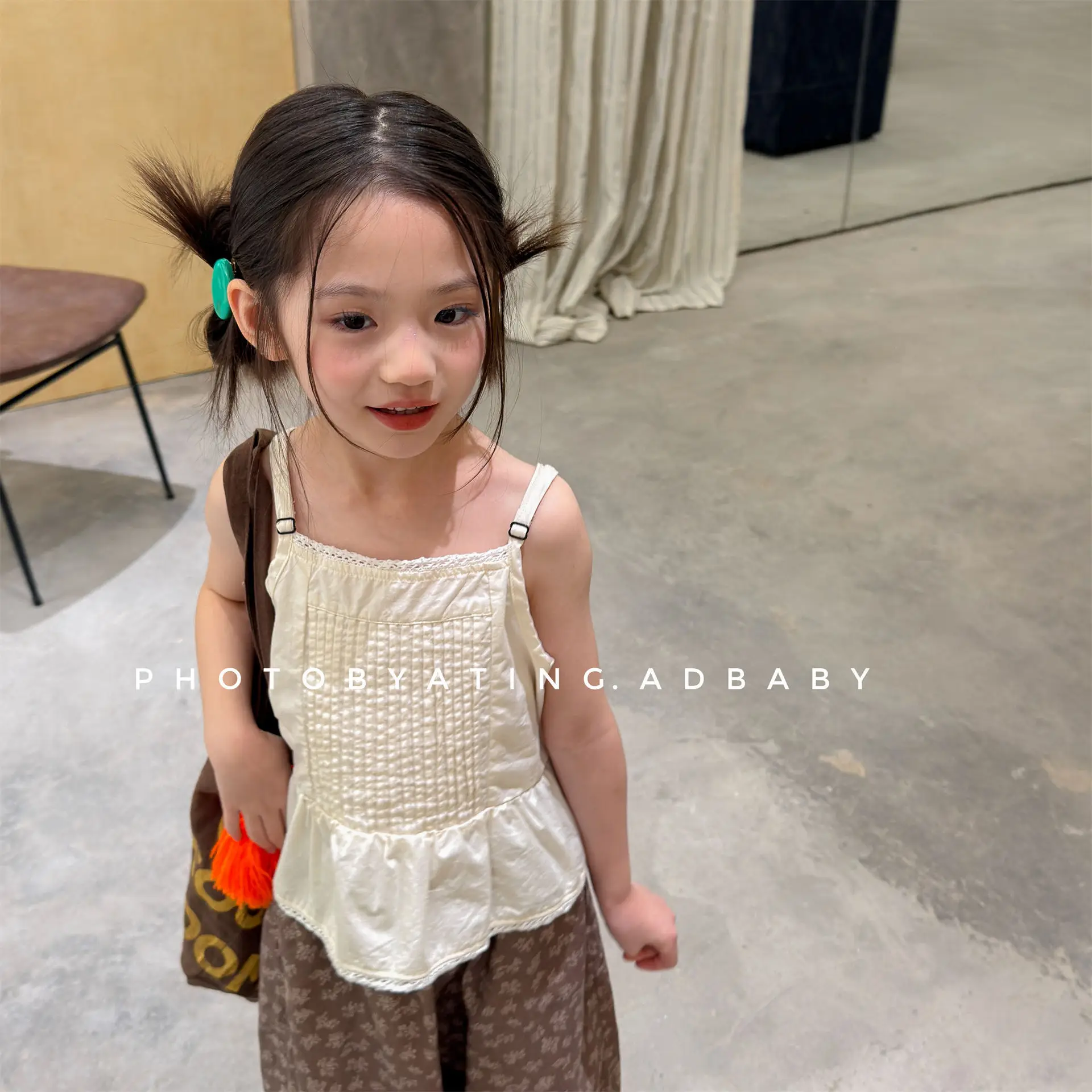 2026 여름 새 여자아이 민소매 슬링 셔츠 여자아이 얇은 면 블라우스 패션 키즈 슬링 조끼 아동복