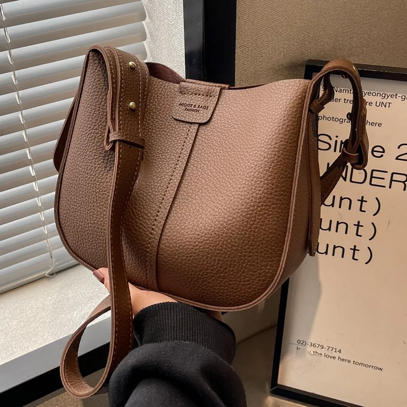 Popular small bag, versatile for women, new French internet famous and popular shoulder bag