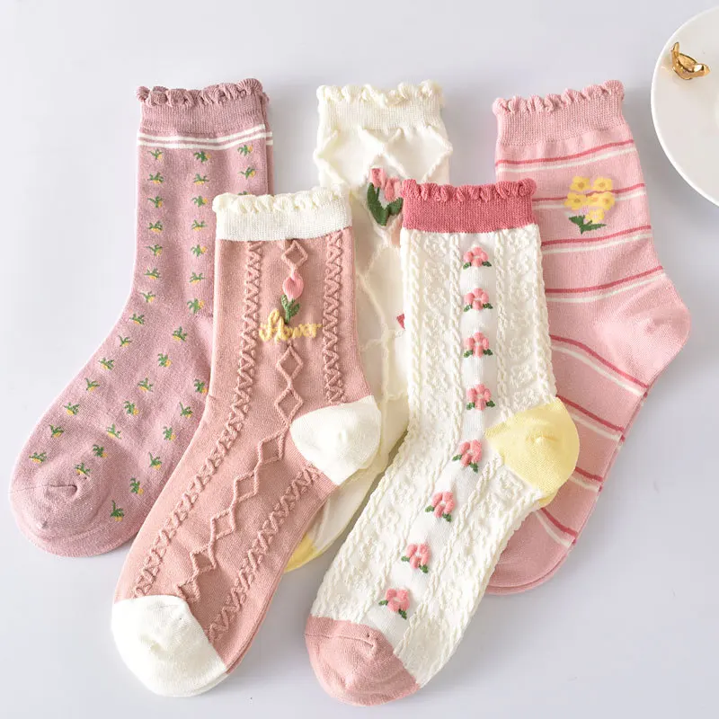 

5 Pairs/ Lot Sweet Cute Woman Socks Harajuku Retro Embroidery Spring 3D Knitting Flowers Embossed Print Lolita Christmas Gift