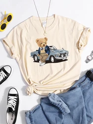 Teddy Bear Beside The Car T-Shirt Hip Hop Summer Tee Tops Soft Casual Individualt-Shirt Creativity Essential Women Tshirt