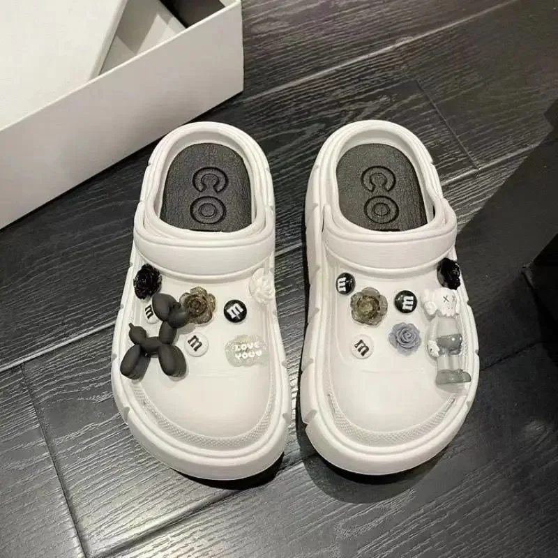 105 hole shoes Sesame Street-White