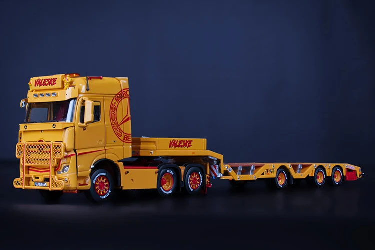 Diecast Model 1:50 Scale MB 6X2 Axle Tractor,Nooteboom Low Board