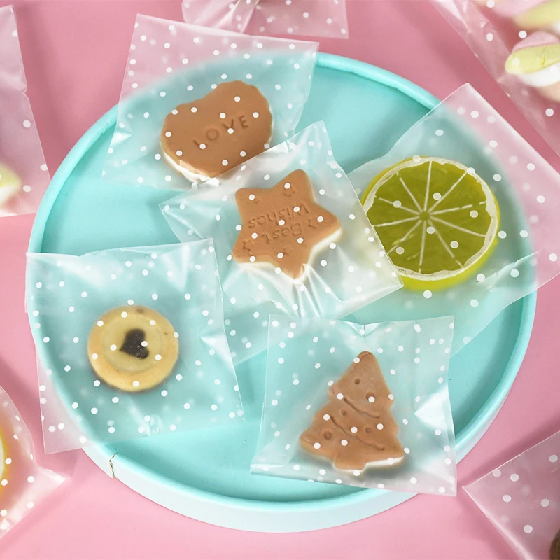 100pcs 플라스틱 투명 포장 셀로판 가방 폴카 도트 캔디 쿠키 선물 가방 DIY 자기 접착 주머니 캔디 가방 파티