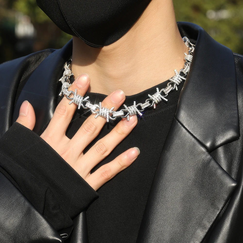 THE BLING KING Large Barbed Wire Chain Necklace For Men