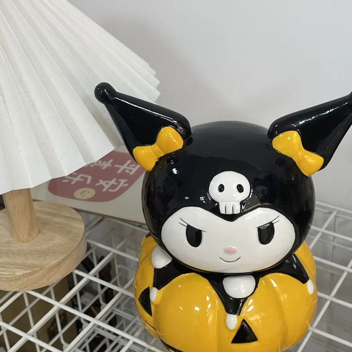 

Баночка для хранения тыкв Kuromi, милая керамическая баночка Sanrio для сбережений, настольный декор для прихожей, украшение для комнаты, креативный подарок для друзей