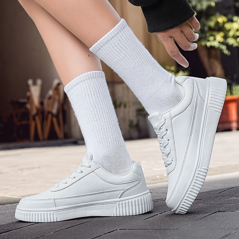 Men Sneakers Leather Mens Fashion Business Shoes lace up Luxury Brand Men Casual Walking Trainers Male Designer Moccasins men