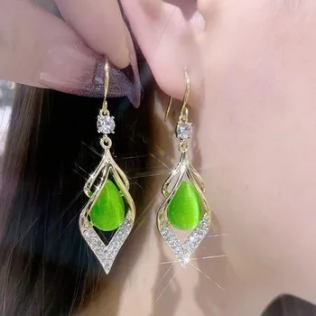 Korean Fashion Green Cat Eye Stone Drop Earrings For Women Jewelry 2025 Trending New Luxury Women's Crystal Earrings Pendientes