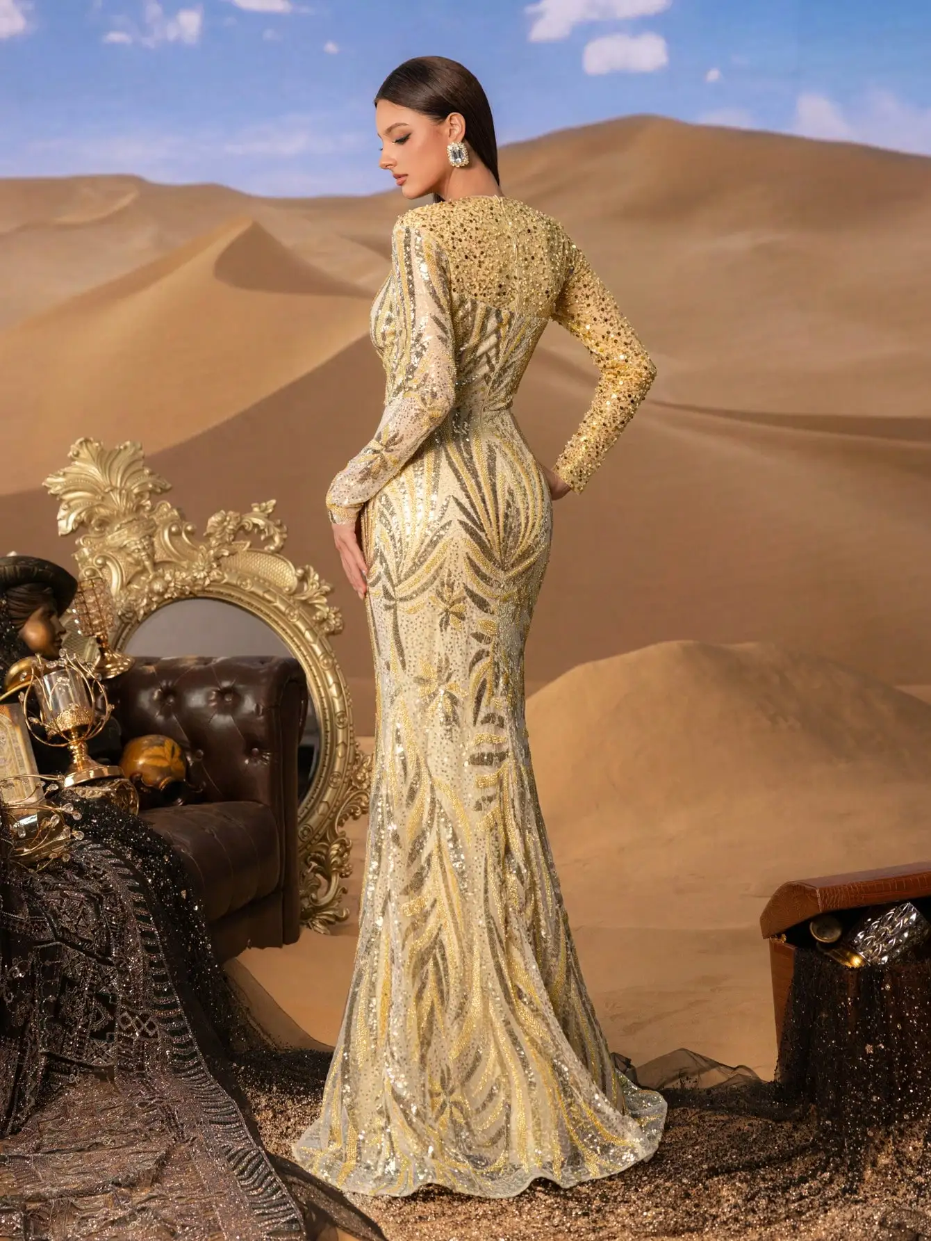 فساتين رسمية فاخرة بأكمام غير متناظرة بحاشية حورية...