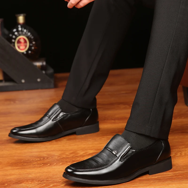 High Quality Formal Leather Men Dress Shoes Breathable Mens Casual Shoes Italian Luxury Brand Slip-on Non-slip Men Driving