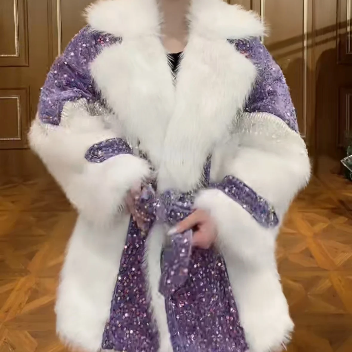 Рисунок 3 - Женское меховое пальто средней длины