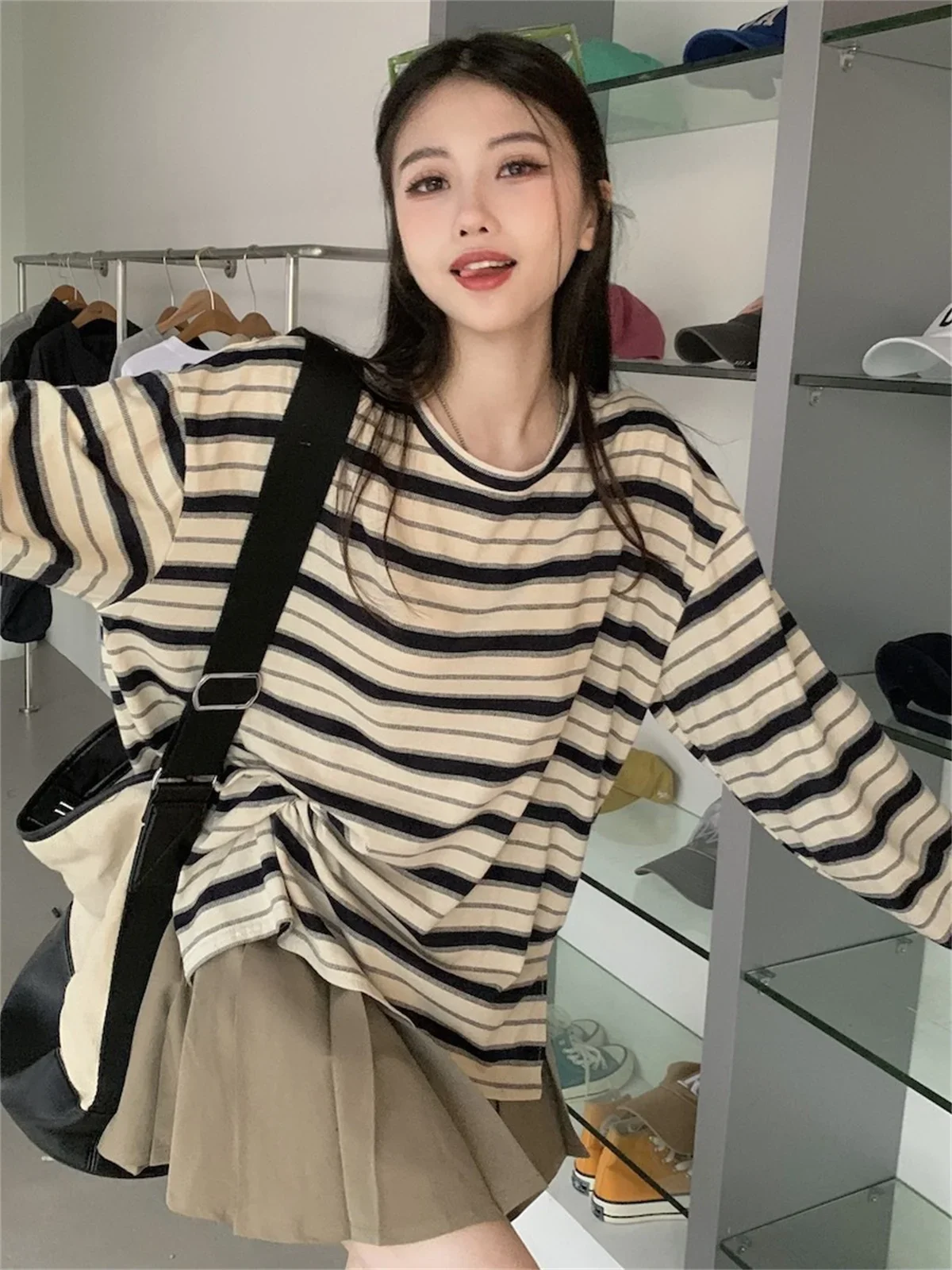 Klassisches und vielseitiges Frühlingsgestreiftes Damen-T-Shirt Kawaii Sommer-Langarmshirt Koreanisches Damen-T-Shirt mit übergroßem coolen Top – Detail 17