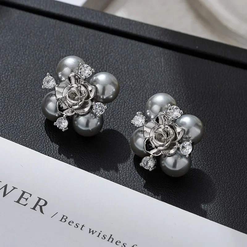 

Light luxury fashion imitation pearl flower earrings for women