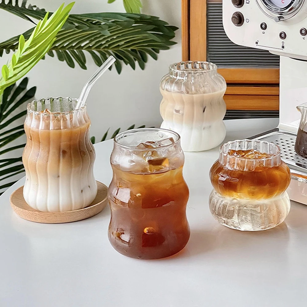 Tasse en Verre Ondulée de 500 ml avec Couvercle et Paille en Bambou
