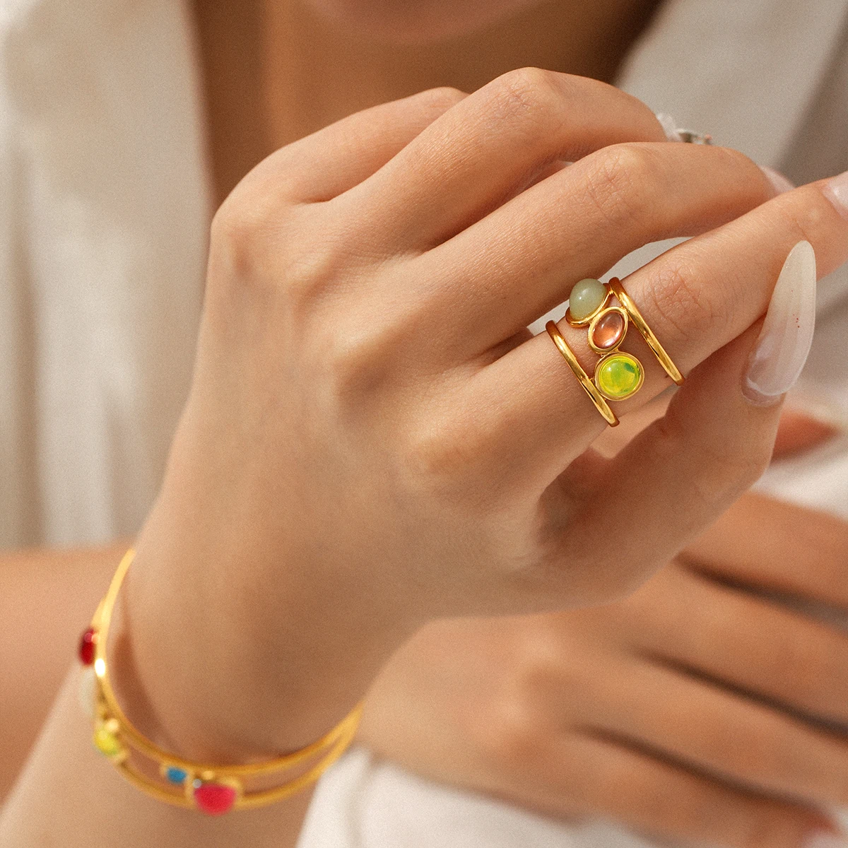 Huang Chao Edelstahl, dreifarbig, Retro-Edelstein, eingelegt, verstellbar, Damen-Design, Ring-Armband, 18 Karat vergoldet, Geschenkschmuck – Detail 10