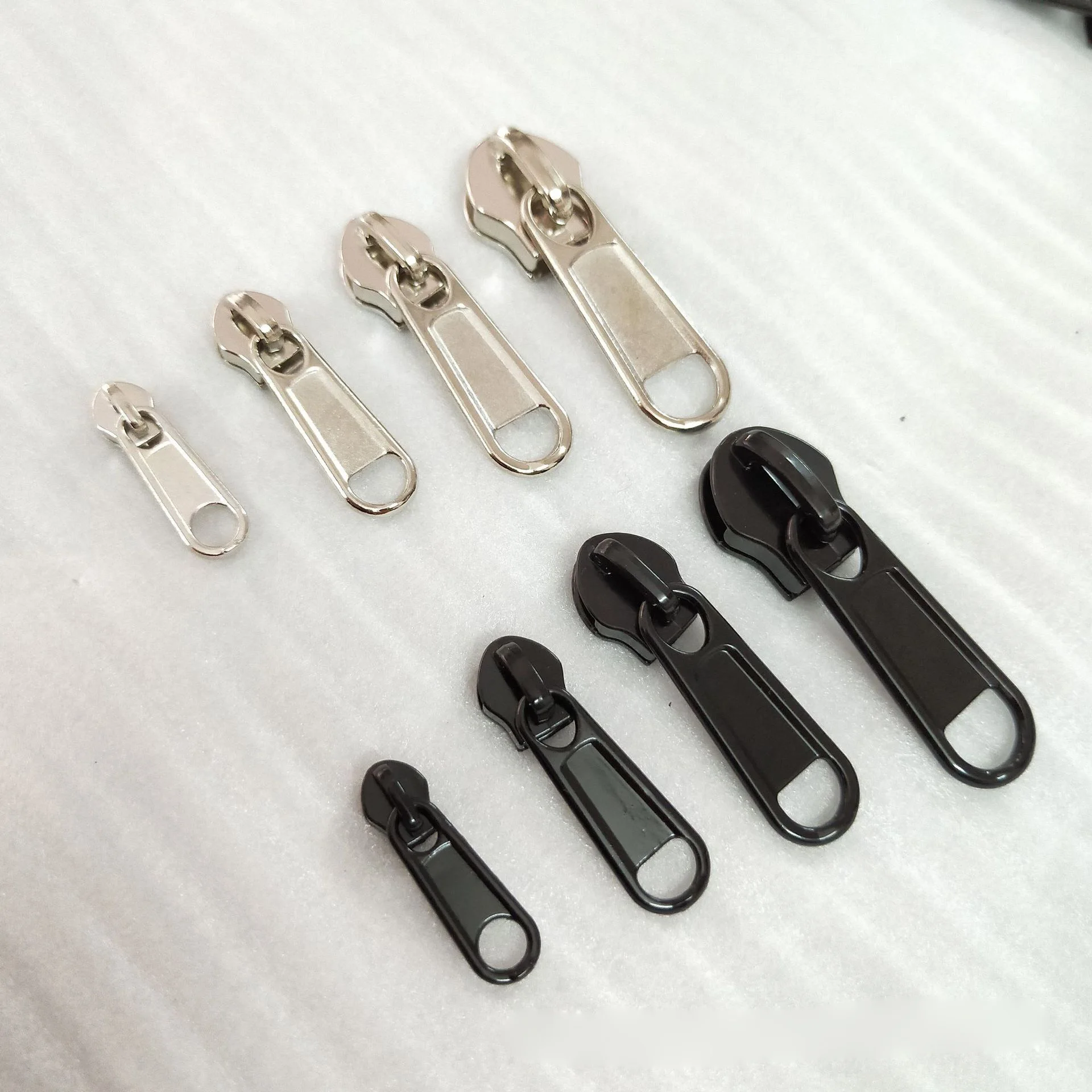 New 100pcs Lengthen 3# 5# 8# 10# Nylon Zipper Sliders Fix Silver Black Zipper Heads Sewing Clothes Replacement Zip DIY Accessory