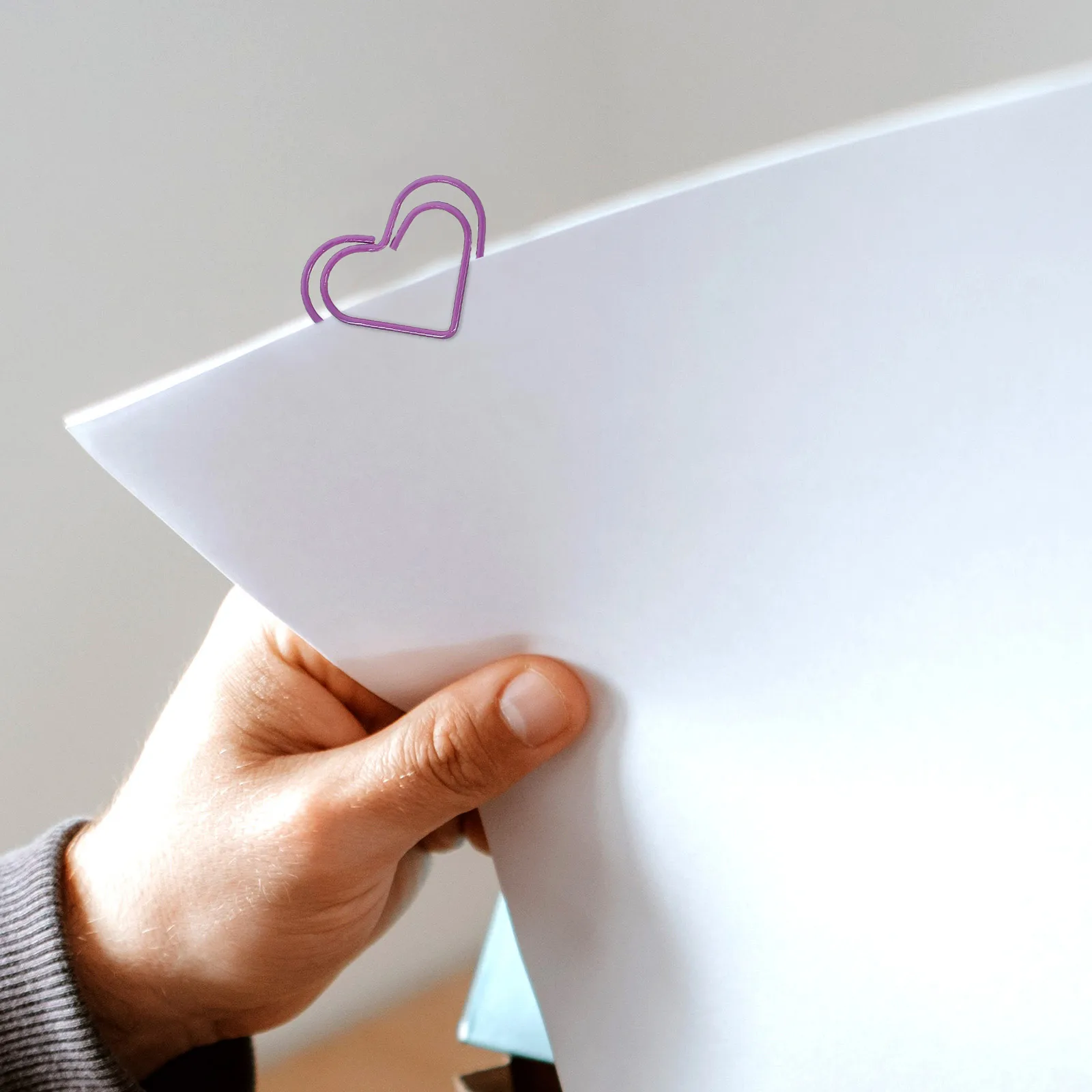 100pcs Metal Heart Shaped Paper Clips Cute and Creative Paperclips for Office School Home Use for Organizing Documents