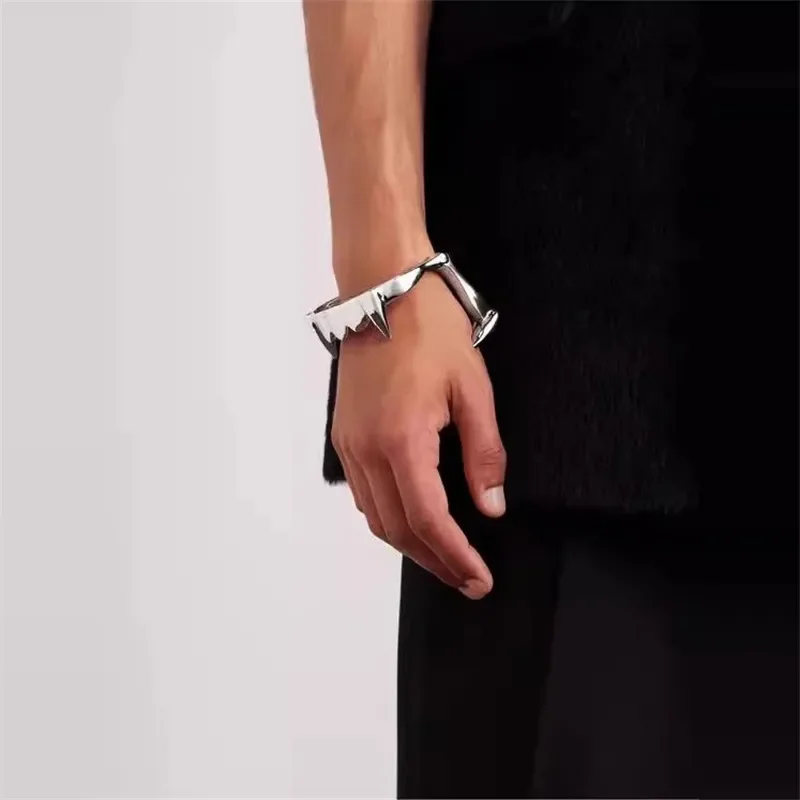 Exaggerated Trendy Hip Hop Punk Vampire Fang Bracelet Couple Street Party Armband Gift Men and Women