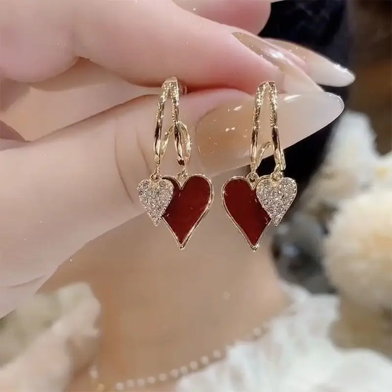 1 Pair French Luxurious Pearl Stud Earrings Minimalist High-End Design Chic Heart Earrings for Women Elegant Jewelry Gifts 4