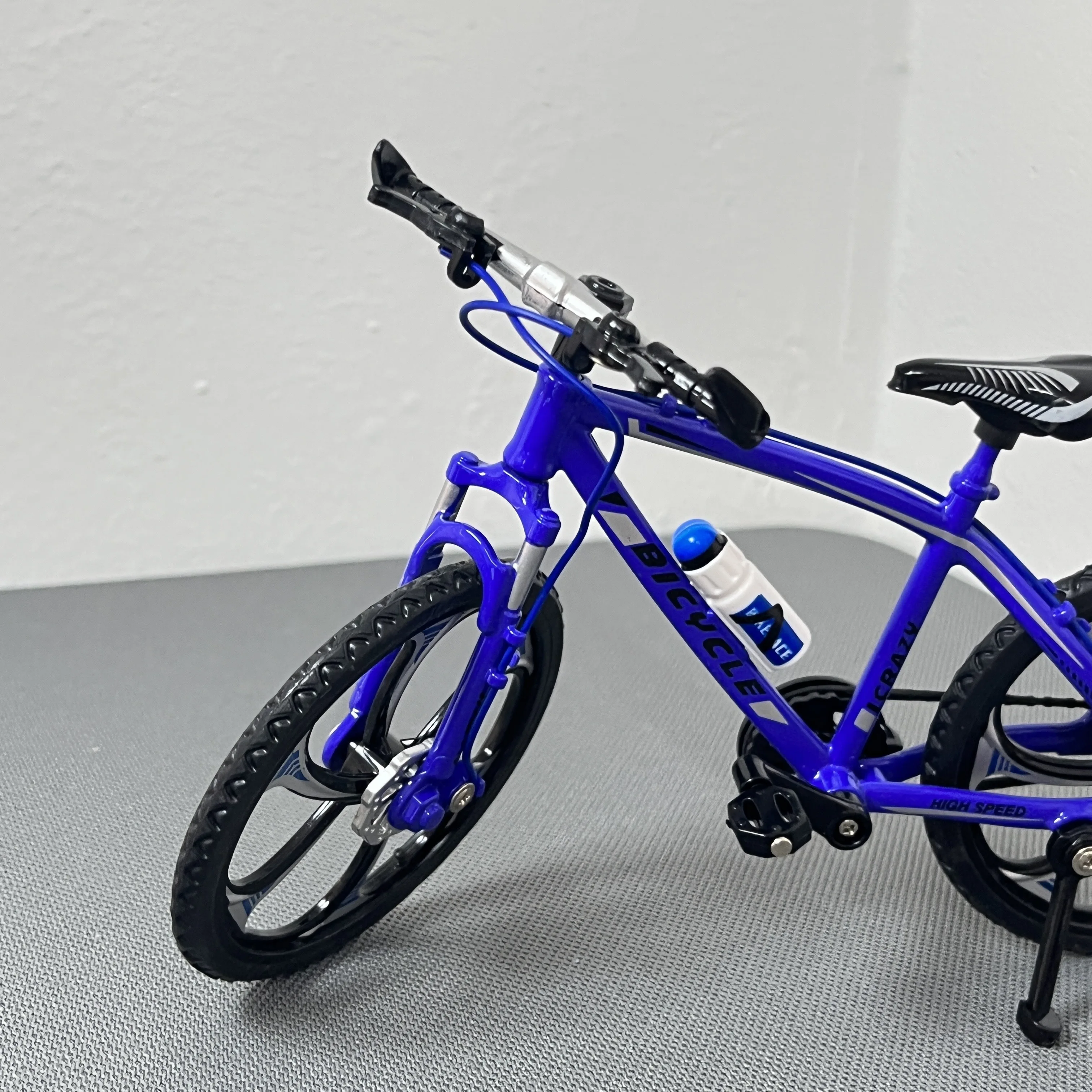 1:8 Mini Model Alloy Bicycle Three Colors Diecast Decoration