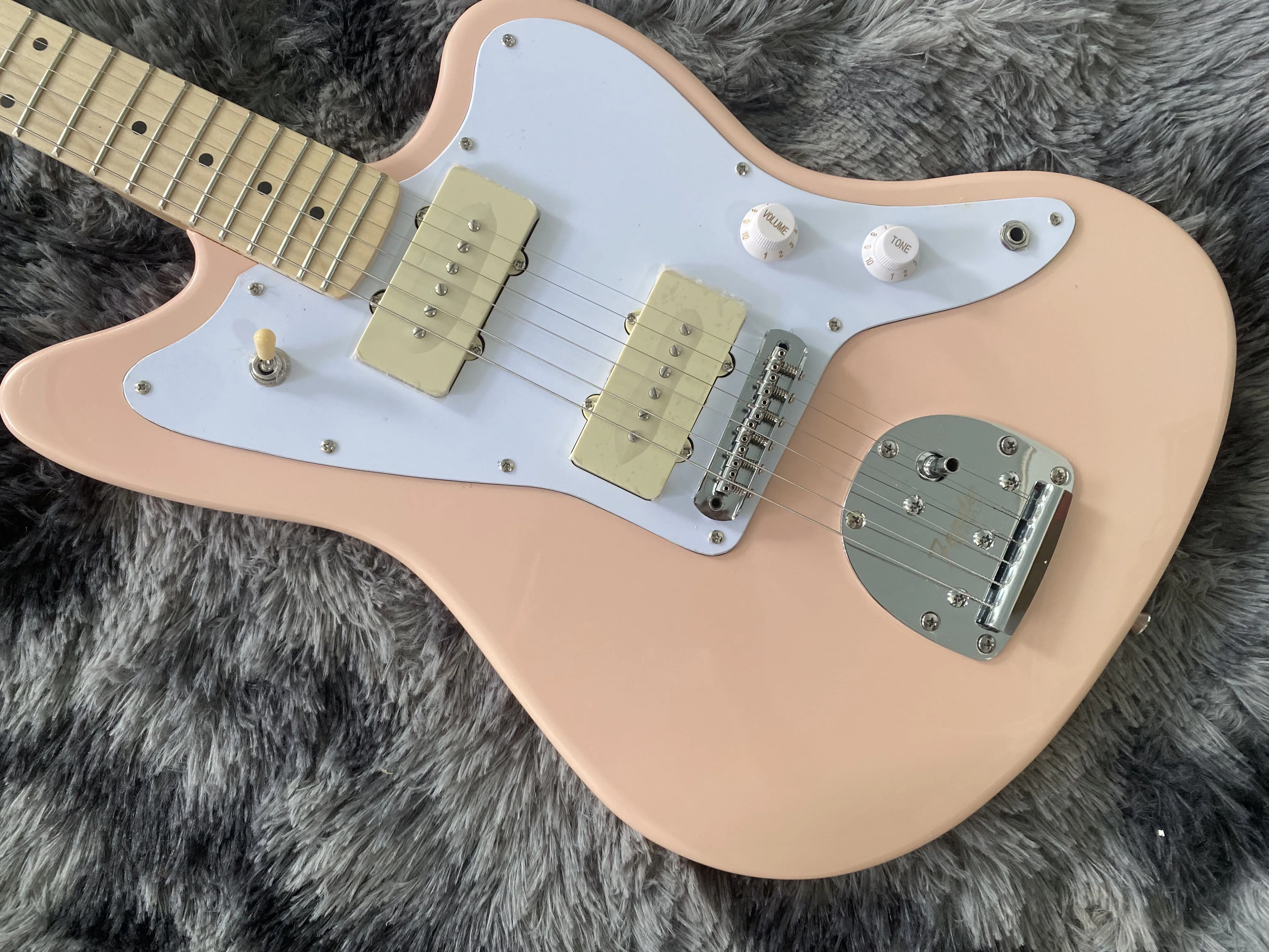 

Китайская OEM электрогитара, система Jazz Tremolo, хромированная фурнитура, 6 струн