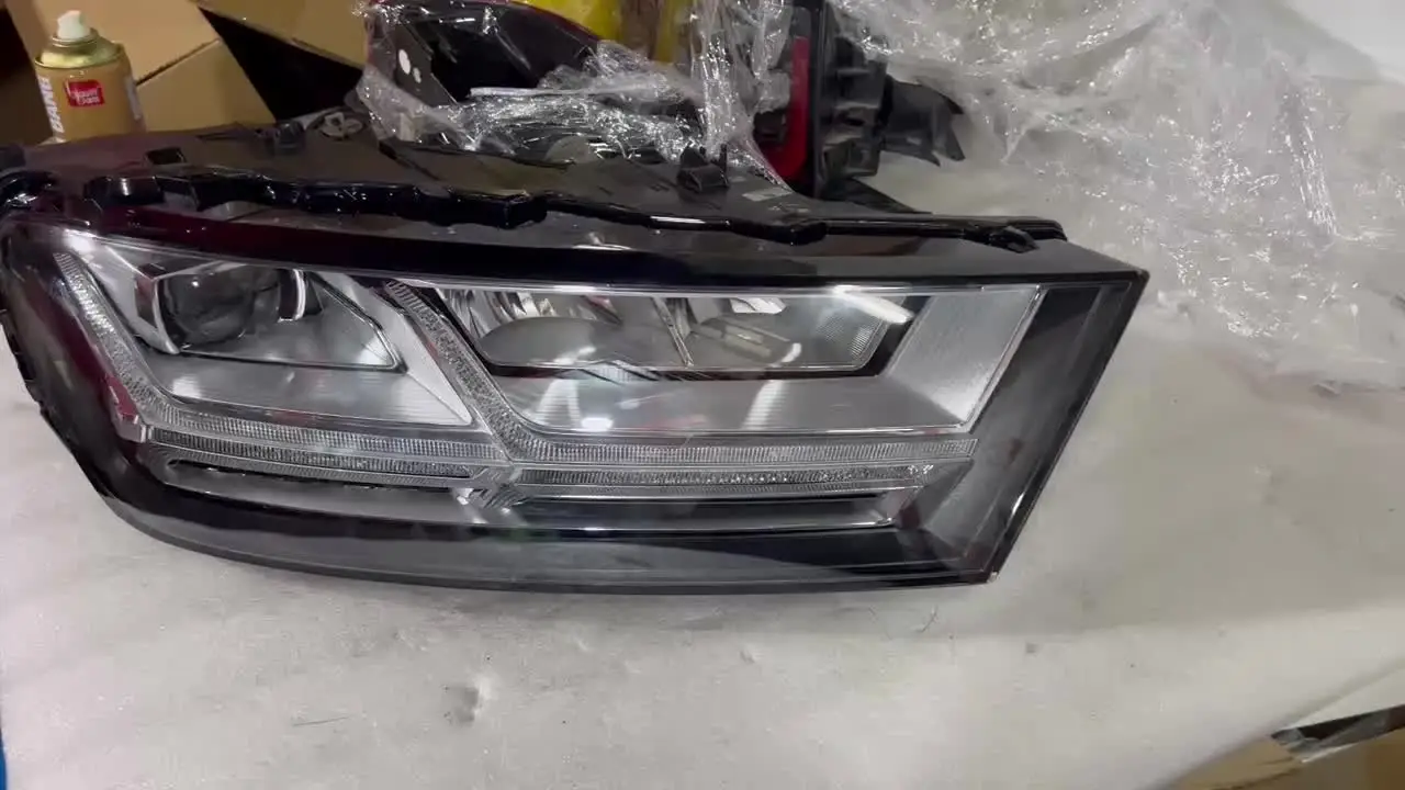 アウディ　Q7 ヘッドライト　左右　HID 楽天市場】アウディ q7 ヘッド ライトの通販