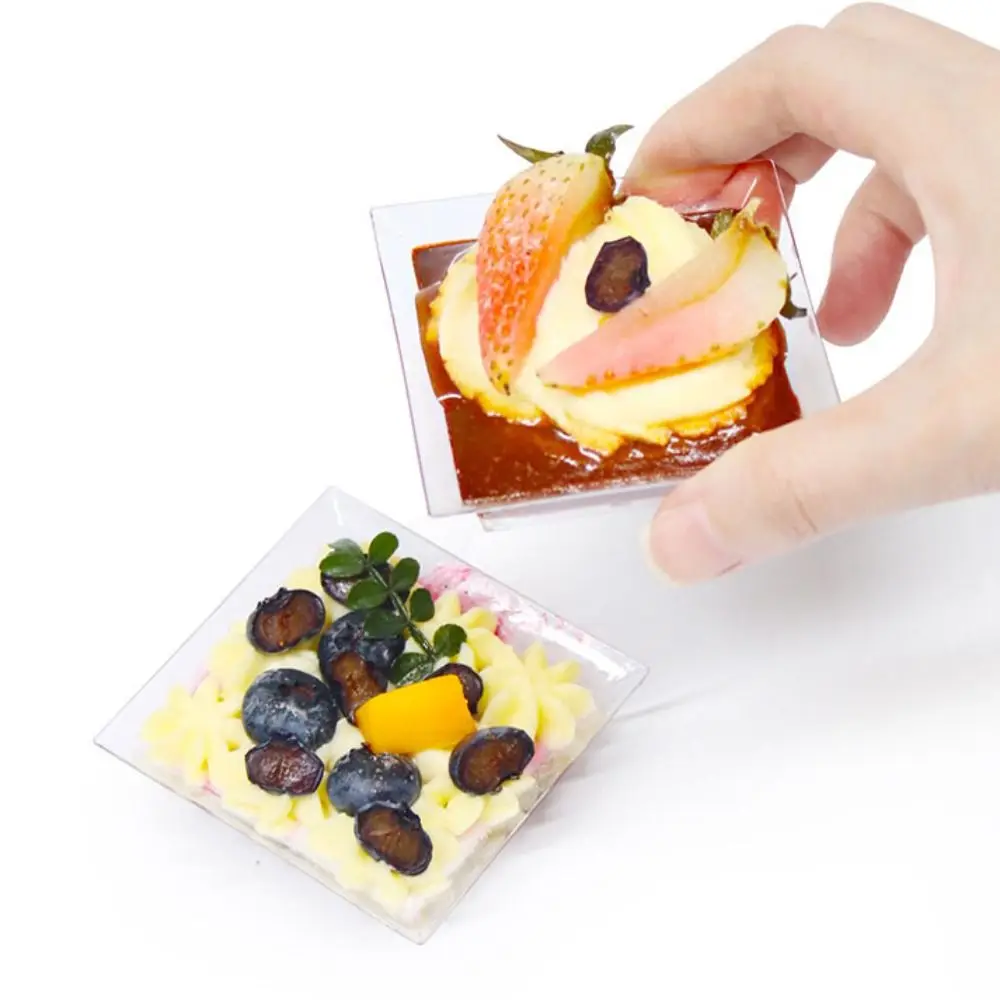 50pcs 다목적 미니 사각형 디저트 트레이 투명 플라스틱 전채 접시 일회용 조미료 접시 스시