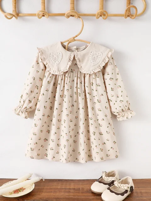 Robe à manches longues pour filles avec col en dentelle en forme de cœur, robe de princesse florale printemps-automne, robe pour enfants style forêt rétro 1