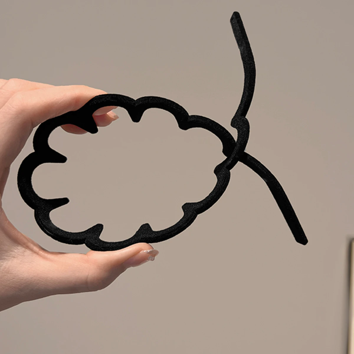 Korean Women Hair Comb Non-Slip Headband Velvet U Shape Hair Hoops Fixed Teeth Fluffy Top Hair Bands Headwear Hair Accessories