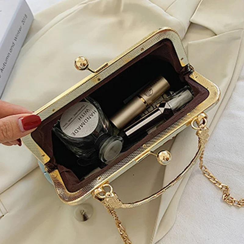 YoReAi New Women's Casual Cheongsam Casual Bag Buckle Shell Shoulder Bags Fashion Travel Handbag Makeup Storage Package Wallet