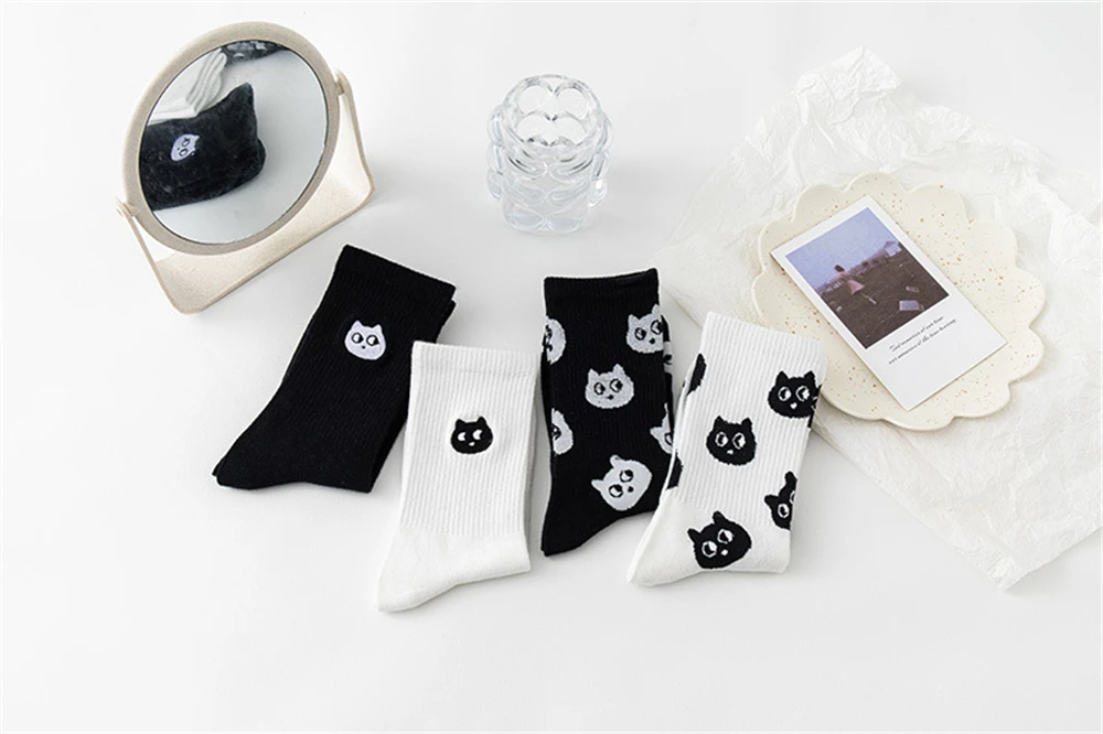 Chic New Women's Cute Cat Face Black White Socks Korean Harajuku Kawaii Kitten Hipster Casual Gift Dropship