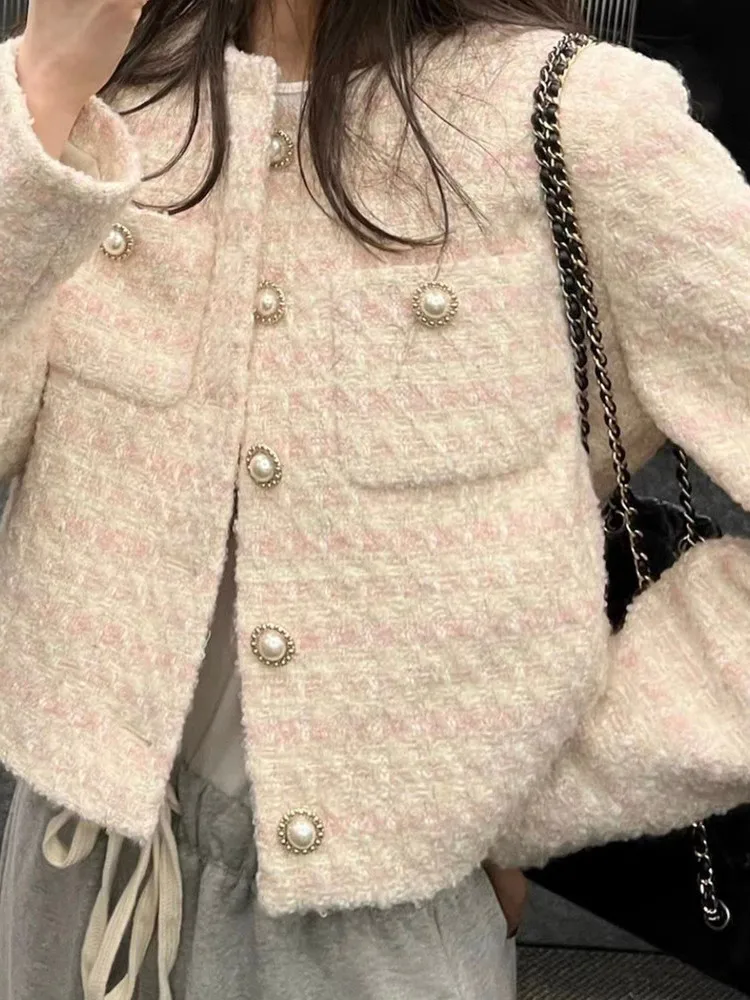 

2024 Pearl Button Small Fragrant Runway Style Tweed Coat For Women's Spring And Autumn New French Design Short Temperament Woole