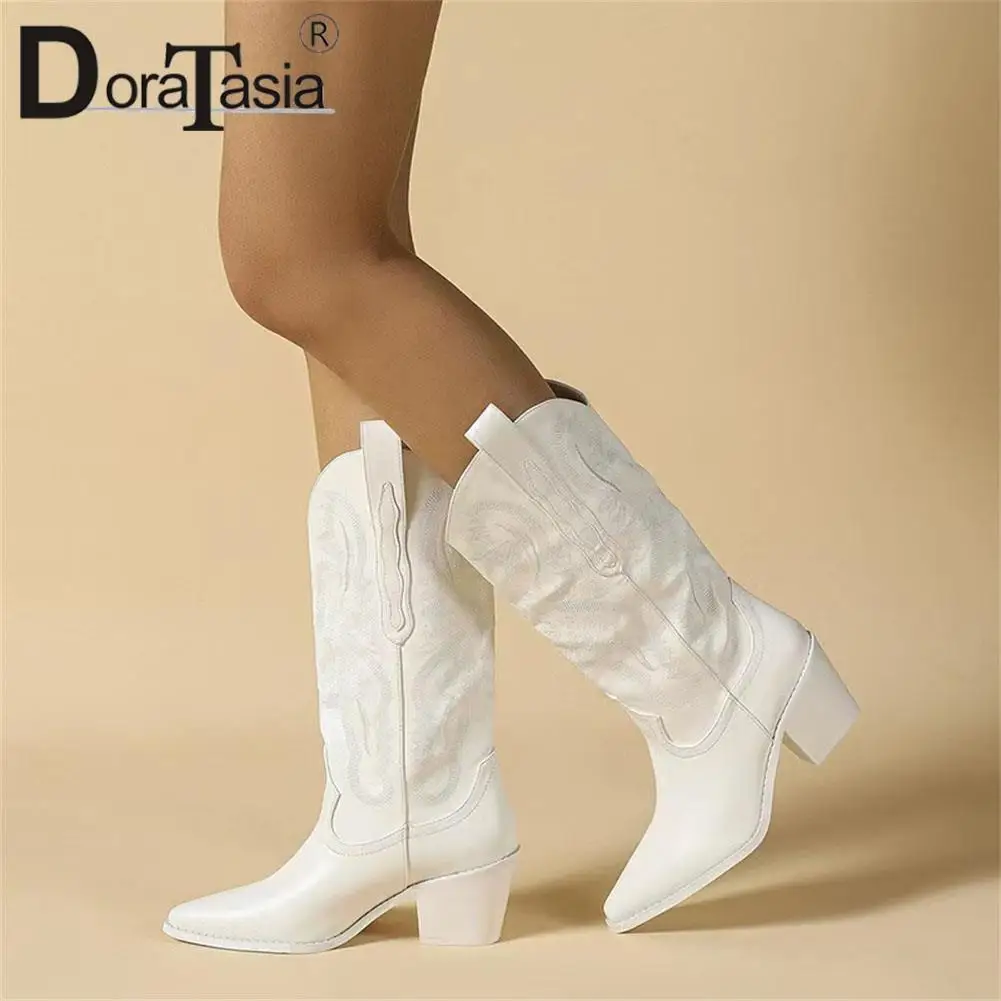 

Big Szie 43 Brand New Female Pointed Toe Cowboy Boots Fashion Embroider Chunky Heels women's Cowgirl Boots Casual Woman Shoes