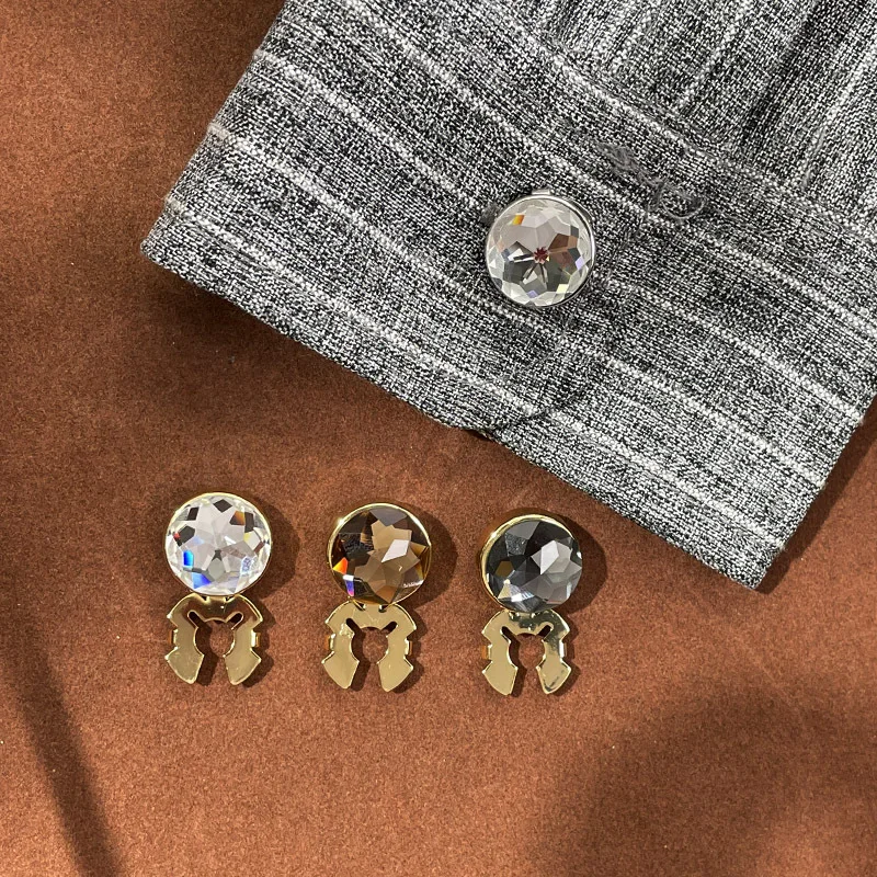 Iceyy High Quality Brass Metal Large Round Crystal Button Cover