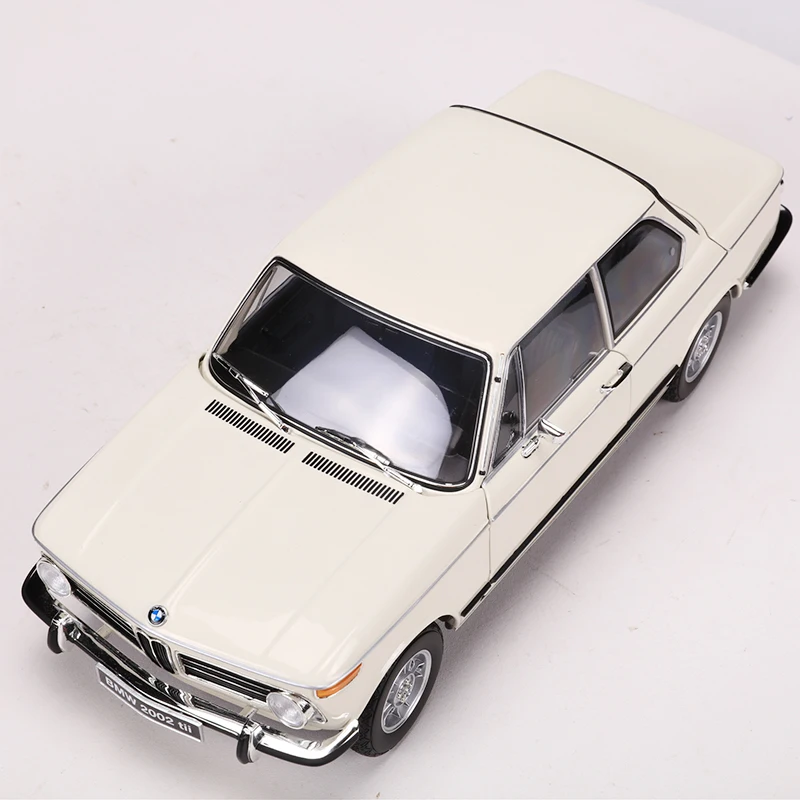 BMW 2002tii (1972), 1:18 Scale Diecast Model Car