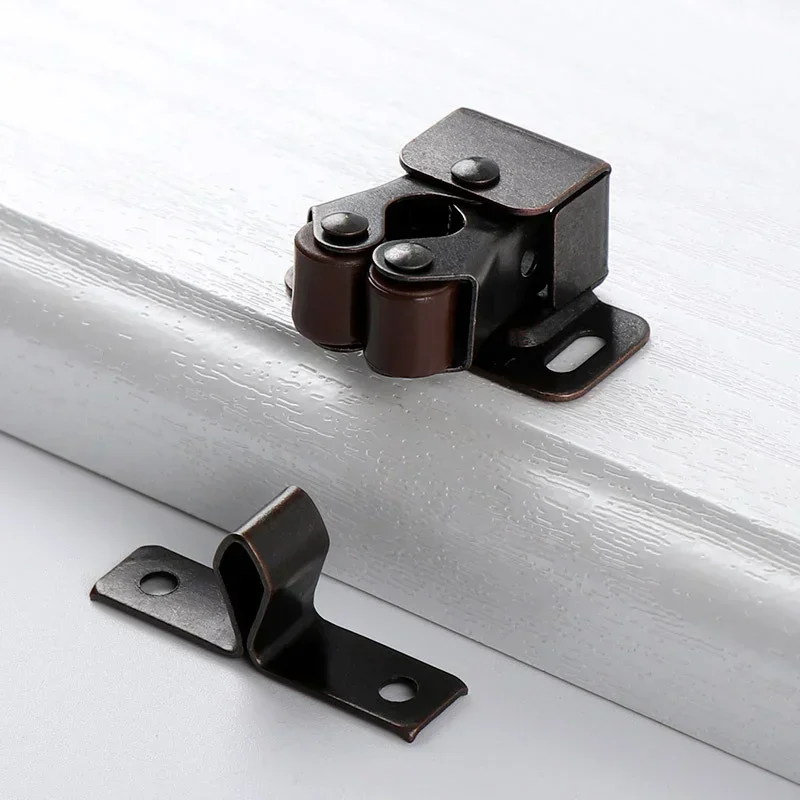 1pcs Hardware Furniture Fittings Accessories Bag Magnet Cabinet Catches Door Stop Closer Stoppers Damper er for Wardrobe