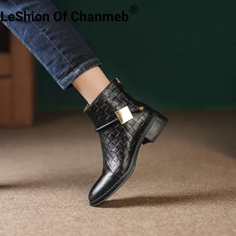 

LeShion Of Chanmeb Women Sheep Leather Boots Retro Embossed Plaid Hademade Brand Metal Zipper Boot Low Heel Woman Round Toe Shoe