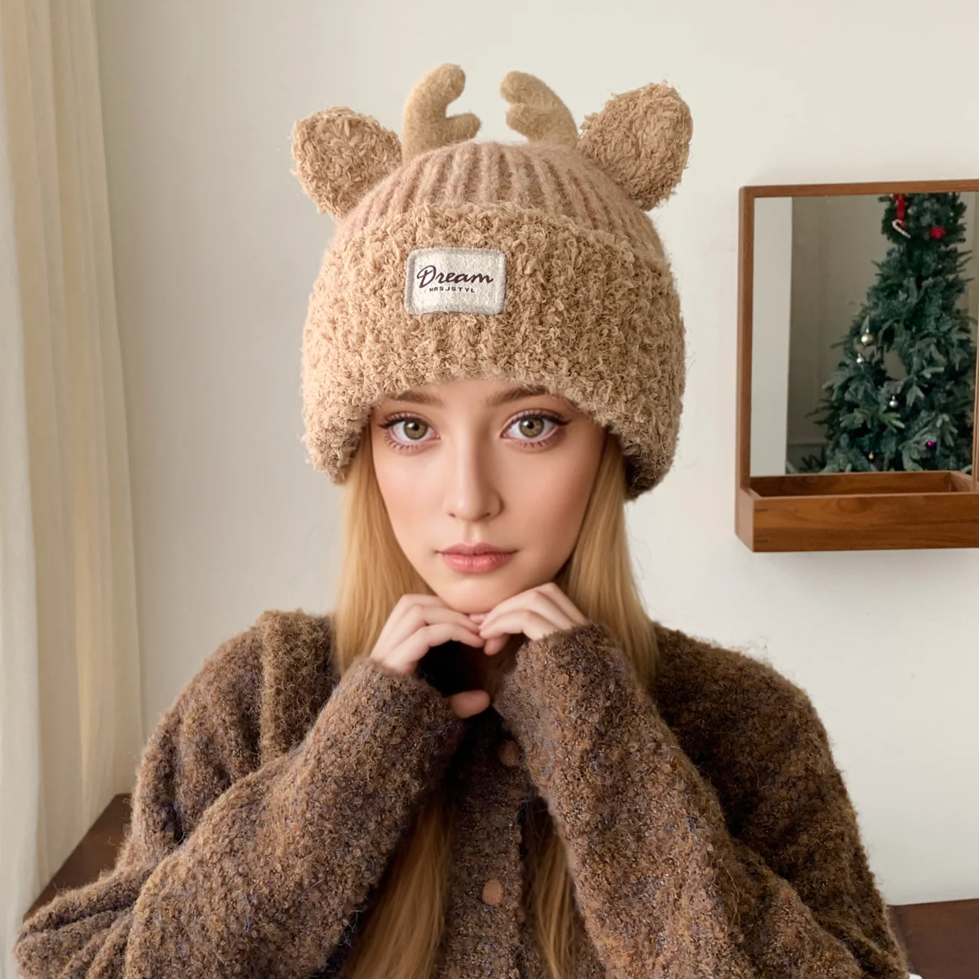 Hot Sale Women Cute Plush Fur Warm Winter Hat Young Trendy Knitted Hat With Deer Horn Ear Girls Lovely Elegant Fur Winter Cap