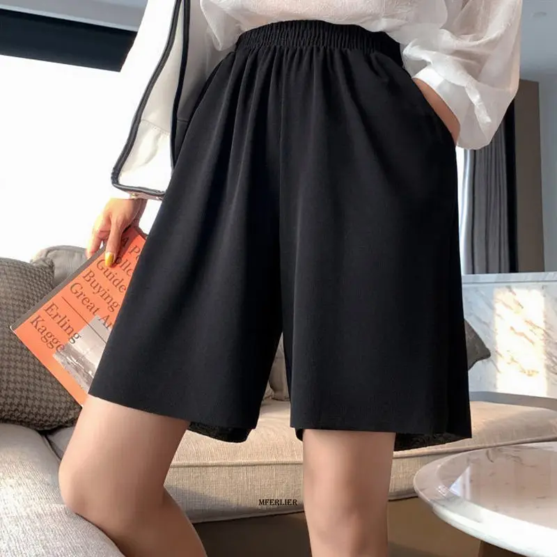 thumbnail image 1 of Pantalones cortos de talla grande 7XL y 150KG de seda helada para mujer, pantalones cortos lisos de verano con pliegues para mujer,, 1 of 5