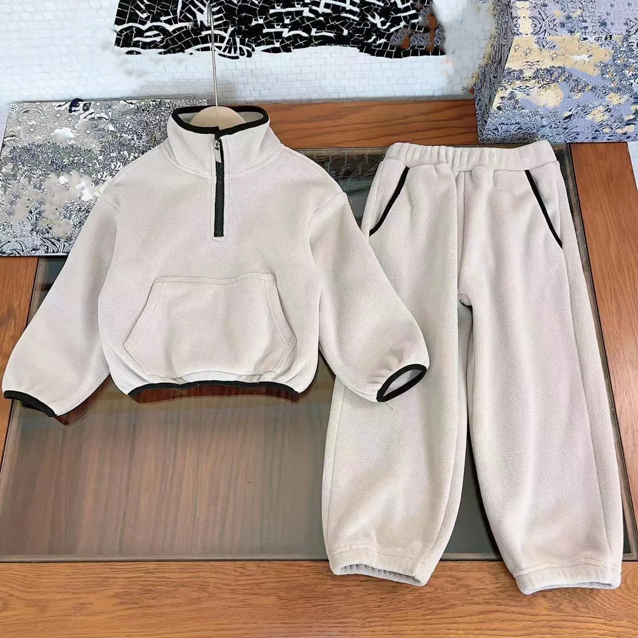 

2023 new autumn and winter children's suit beige black sweatshirt + trousers boutique youth clothing 3 to 14 years old