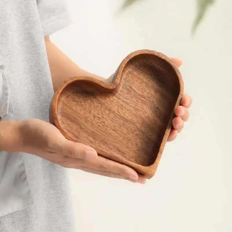 New Candy Solid Wood Tray Stackable Dried Fruit Box Solid Fruit Tray Creative Walnut Tray Love shaped Candy Box Whole Wood lijia