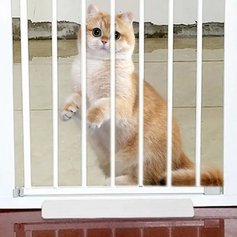 Pet Gate Anti-Kick Pedal Safety Door Anti-Trip Protective Pet Door Rail Wear-Resistant Gate Extensions For Home Living Room
