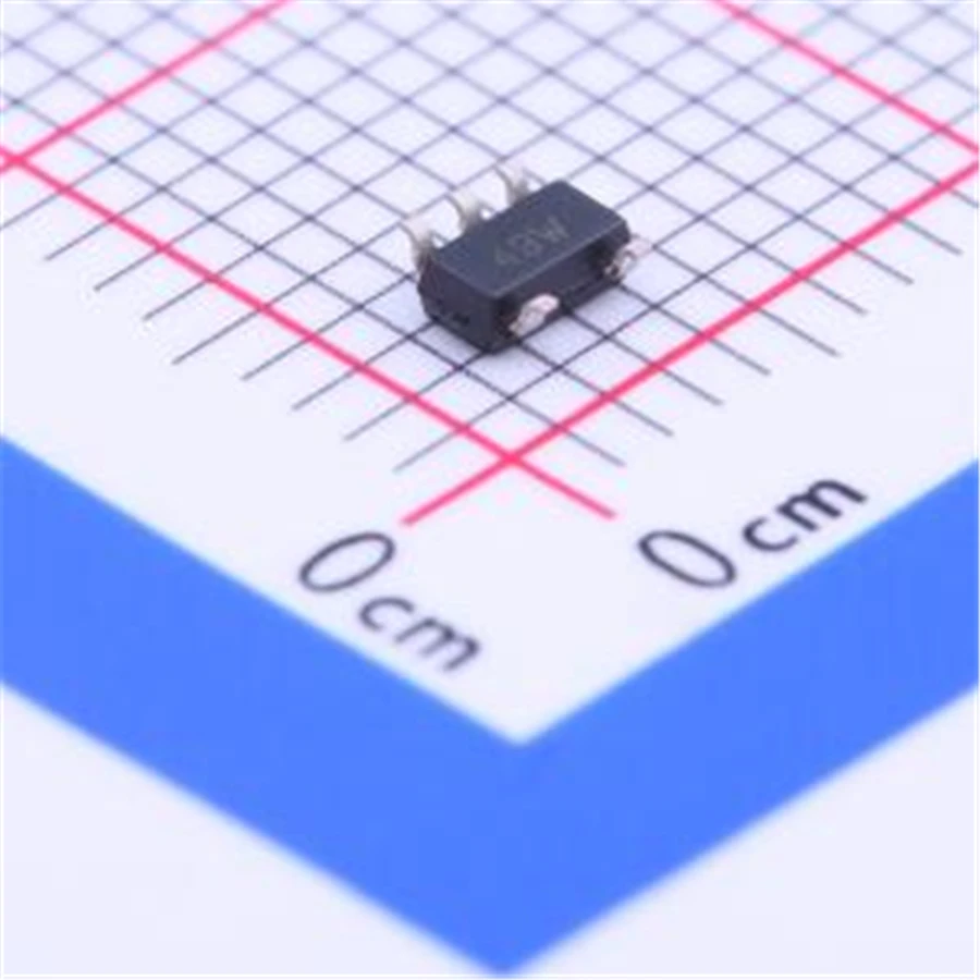 MIC5233-5.0YM5-TR